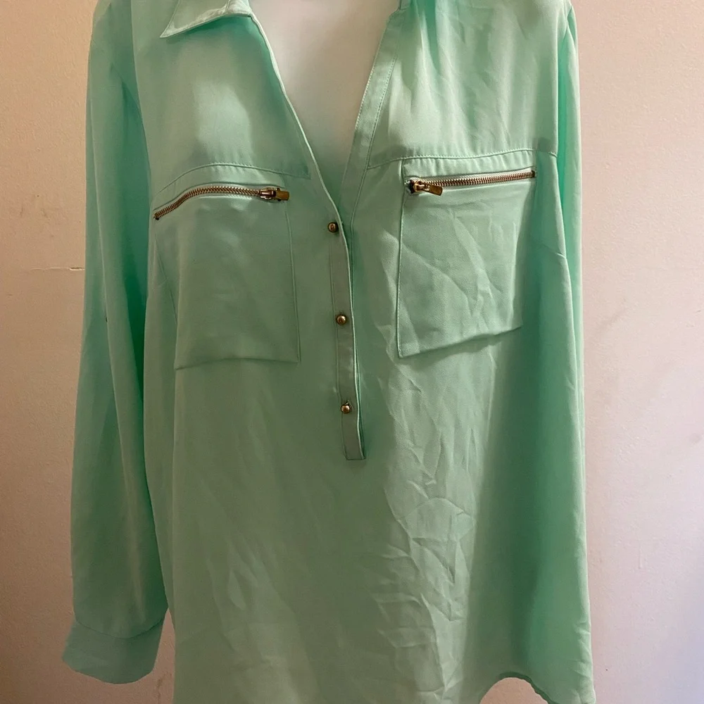 Ladies blouses - Picture 1 of 6
